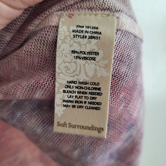 Soft Surroundings V neck Pullover lighweight size L  colorful spring - Picture 4 of 6